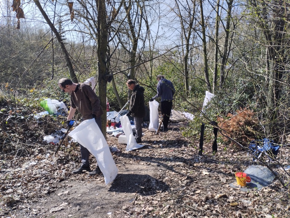 Dobrovolnický-úklid-(1).jpg