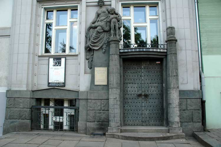 Galerie_deset.jpg