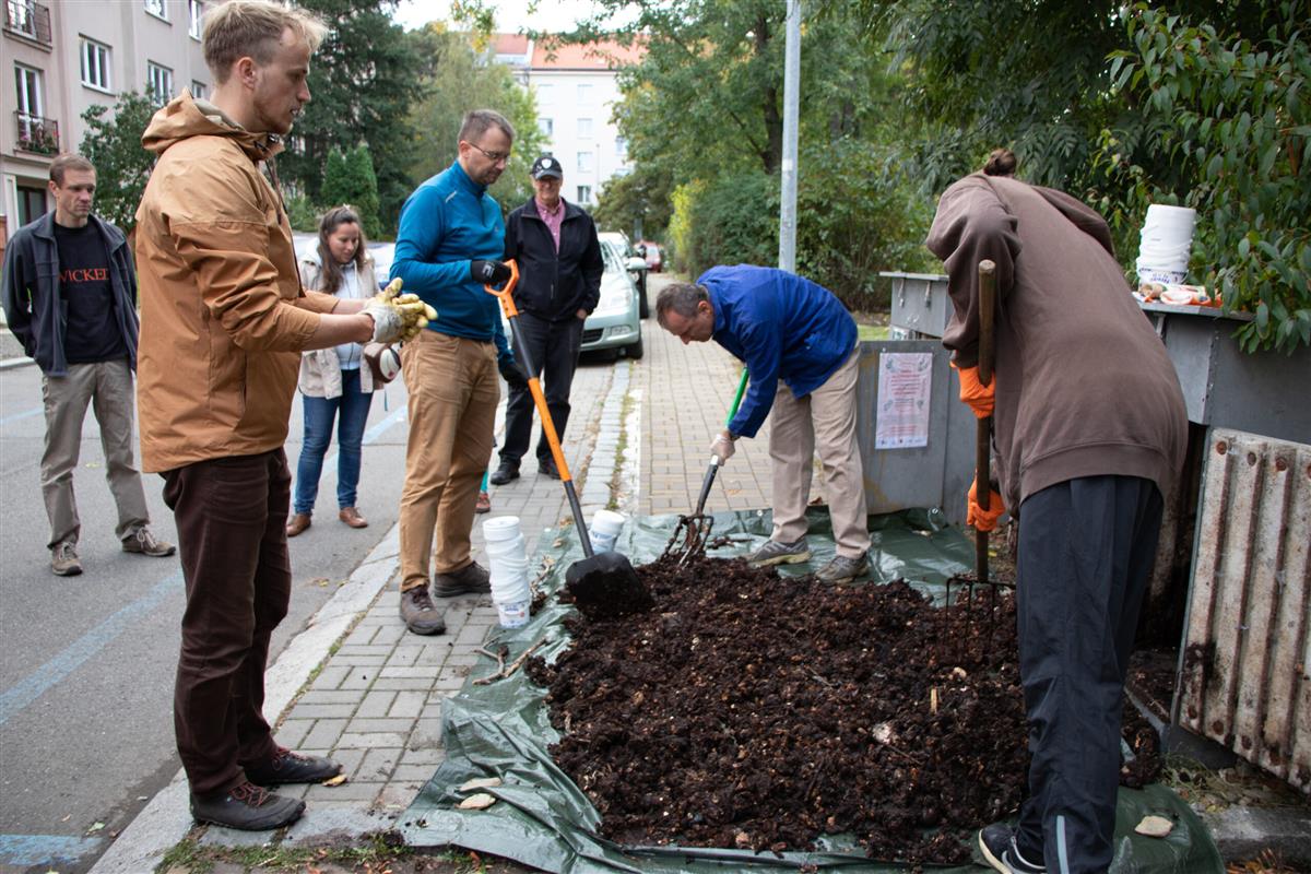 Komunitní-kompostování-na-Praze-10.jpg