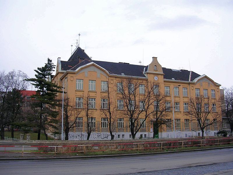 strasnicka_skola.jpg