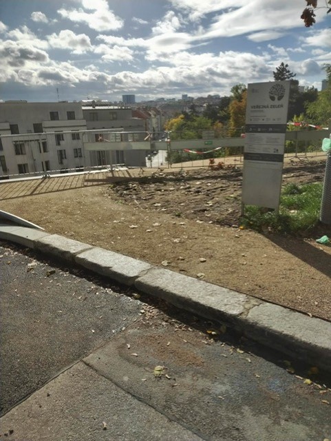 thumbnail_image003.jpg