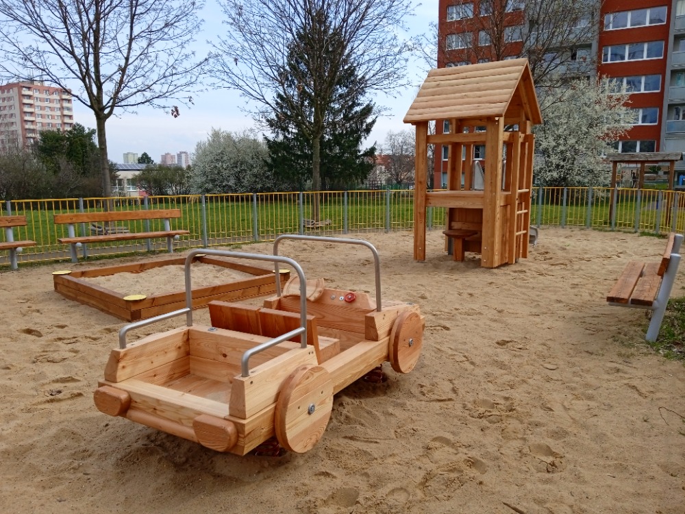 Hřiště-I-(1).jpg