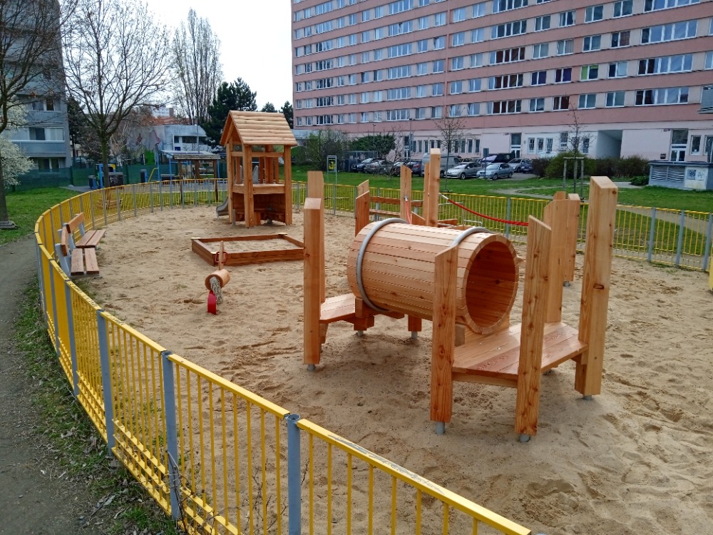 Hřiště-I-(2).jpg